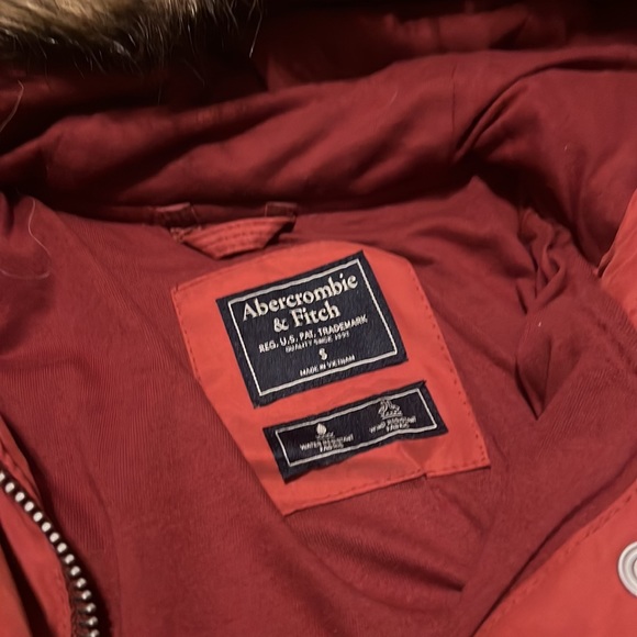 Abercrombie and Fitch Faux fur holder puffer - Picture 3 of 4